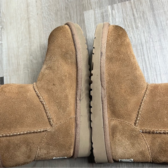 UGG Jona Boots Kids Size 11 Youth - Picture 7 of 13